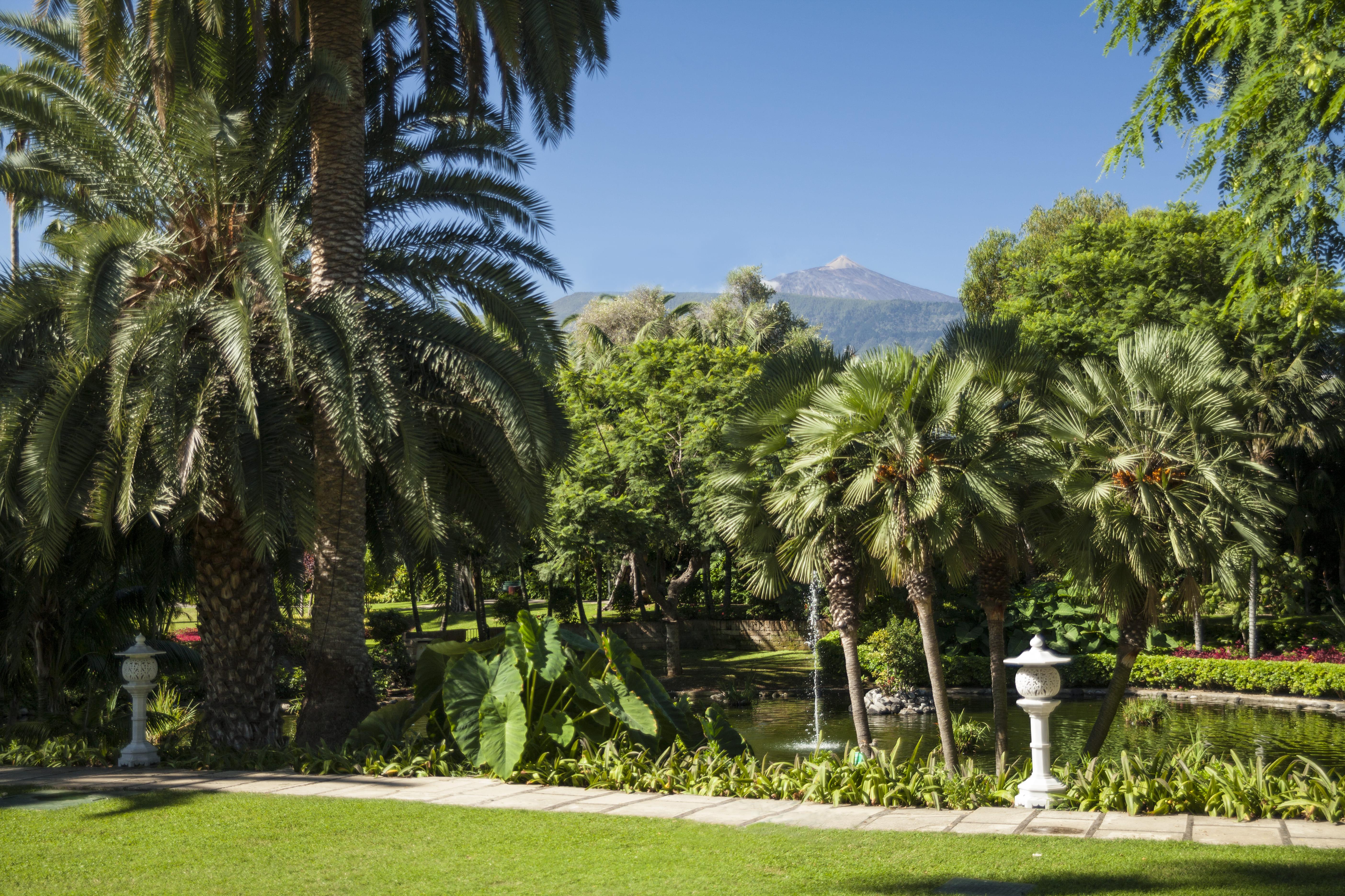 东方植物园水疗花园酒店 拉克鲁斯 外观 照片 View of the park